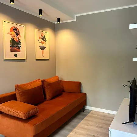 Malczewskiego 11 アパート