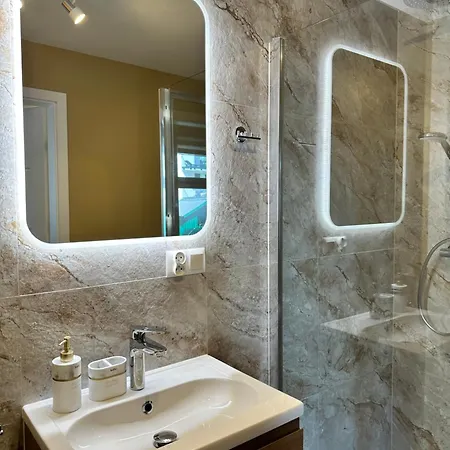 Malczewskiego 11 アパート