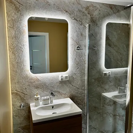 アパート Malczewskiego 11 *